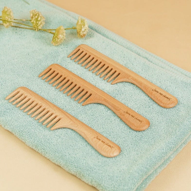 Peigne en bois à dents larges pour cheveux bouclés Apimani vrac-zero-dechet-ecolo-balma-gramont